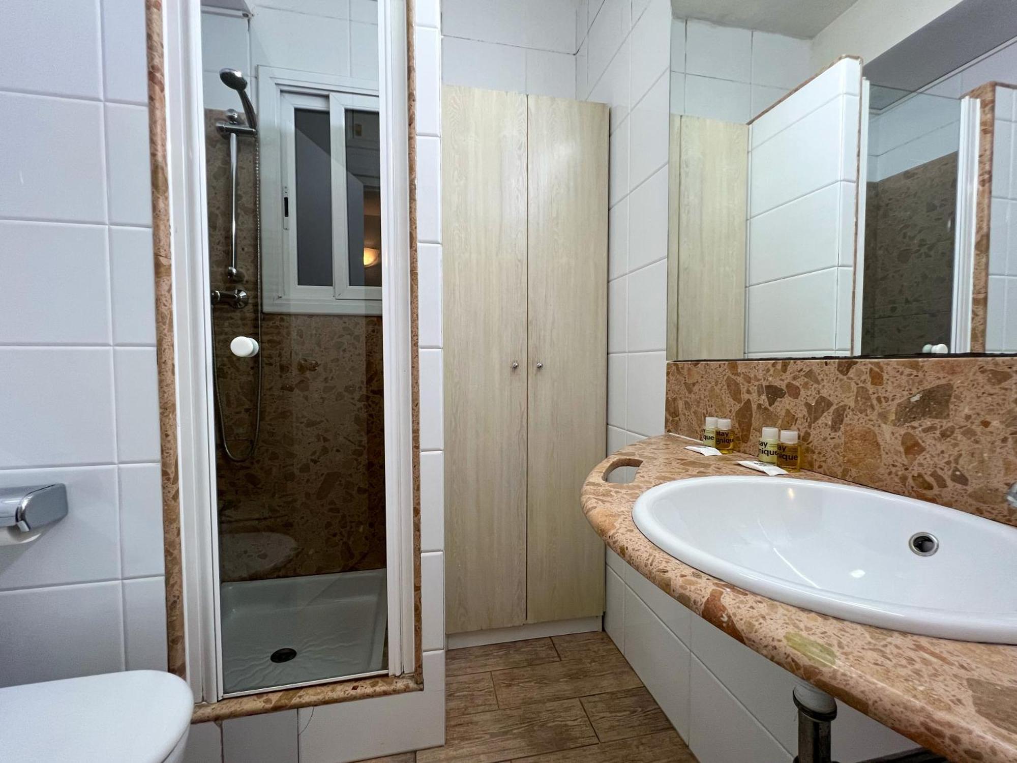 Stay U-Nique Apartments Sardenya II Барселона Экстерьер фото
